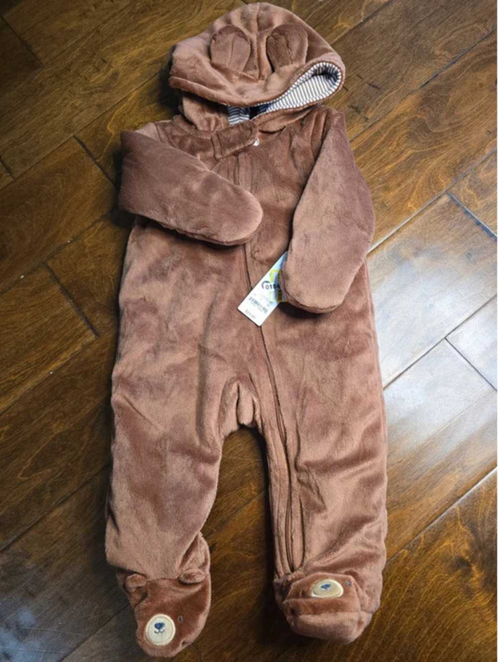 6m brand new baby snow suit from carter's item. 184G2